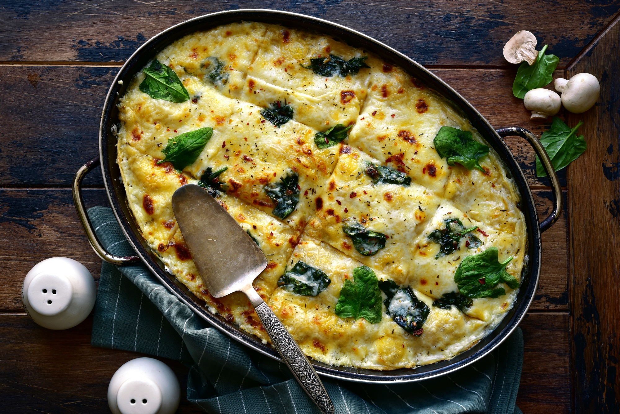 Hähnchen-Spinat-Lasagne mit Käse: für die ganze Familie - Leckerschmecker