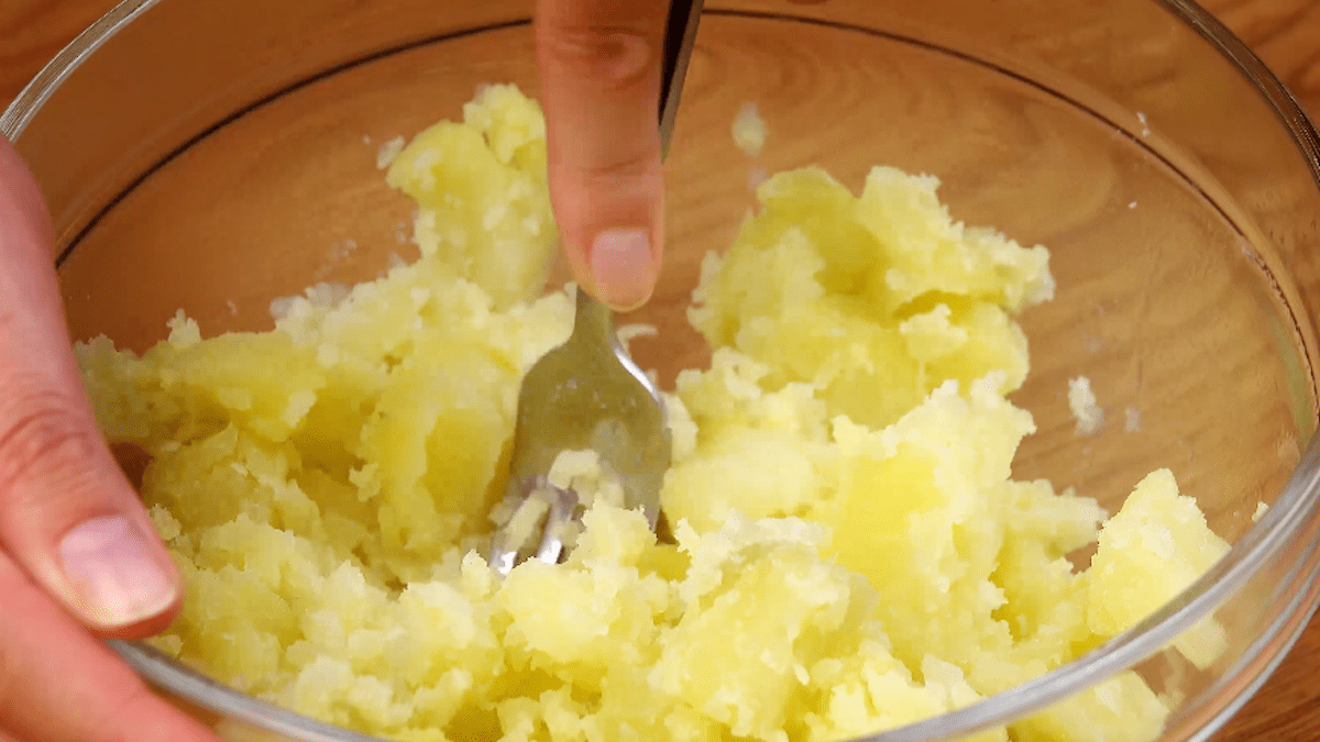 Kartoffelnester mit herzhafter Käse- und Schinken-Füllung - Leckerschmecker