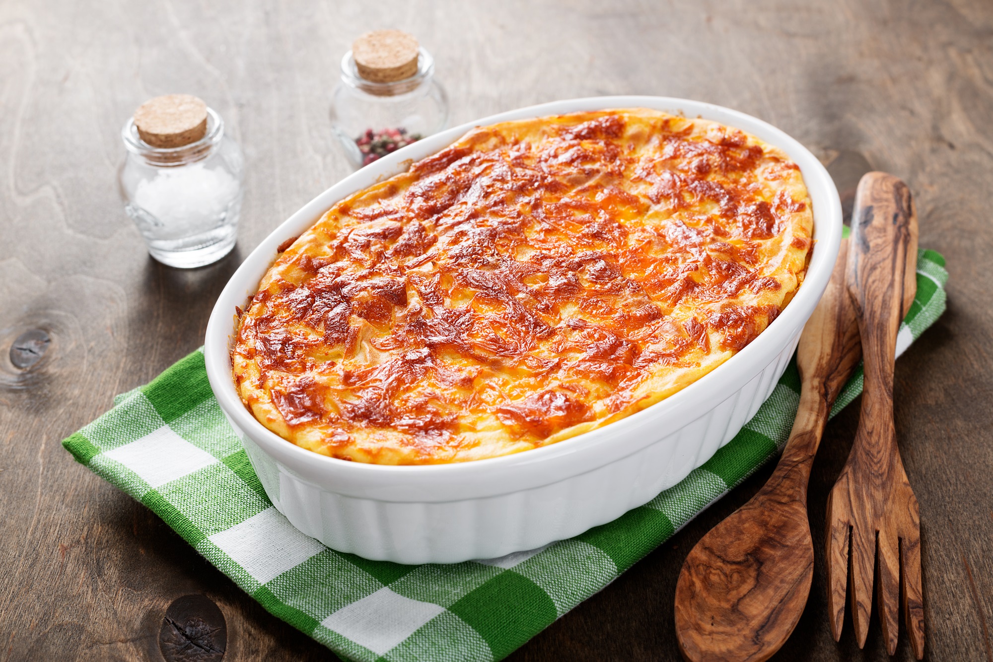 Winterlicher Gemüseauflauf: Ofengericht mit Gnocchi &amp; Käsekruste ...