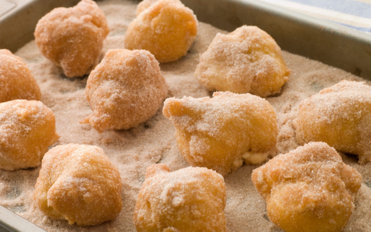 Ballbäuschen: frittiertes Gebäck, das alle lieben - Leckerschmecker