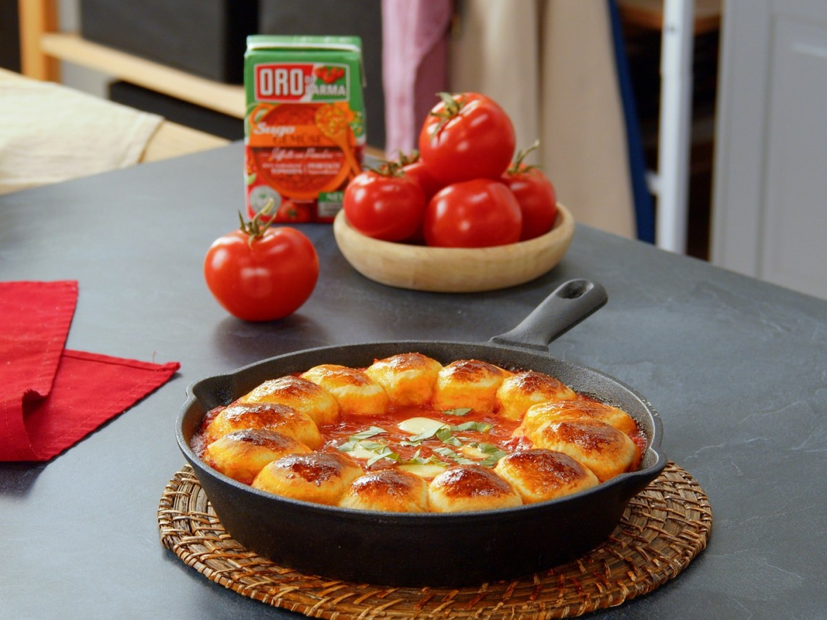 Zupfbrötchen mit Tomatensugo: Party-Snack mit ORO di Parma