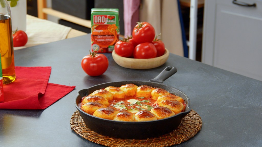 Zupfbrötchen mit Tomatensugo: Party-Snack mit ORO di Parma
