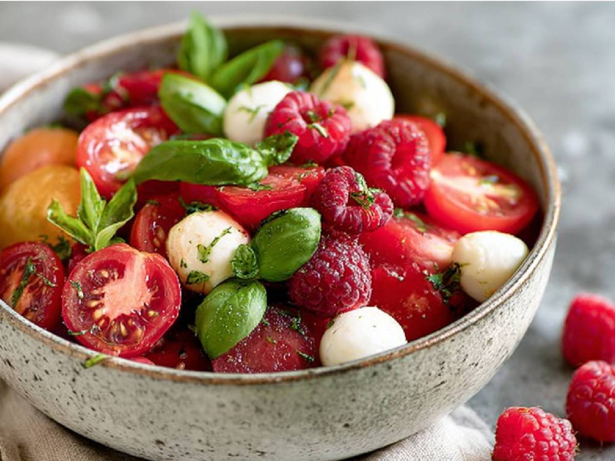 Sommer-Liebling: Tomaten-Himbeer-Salat