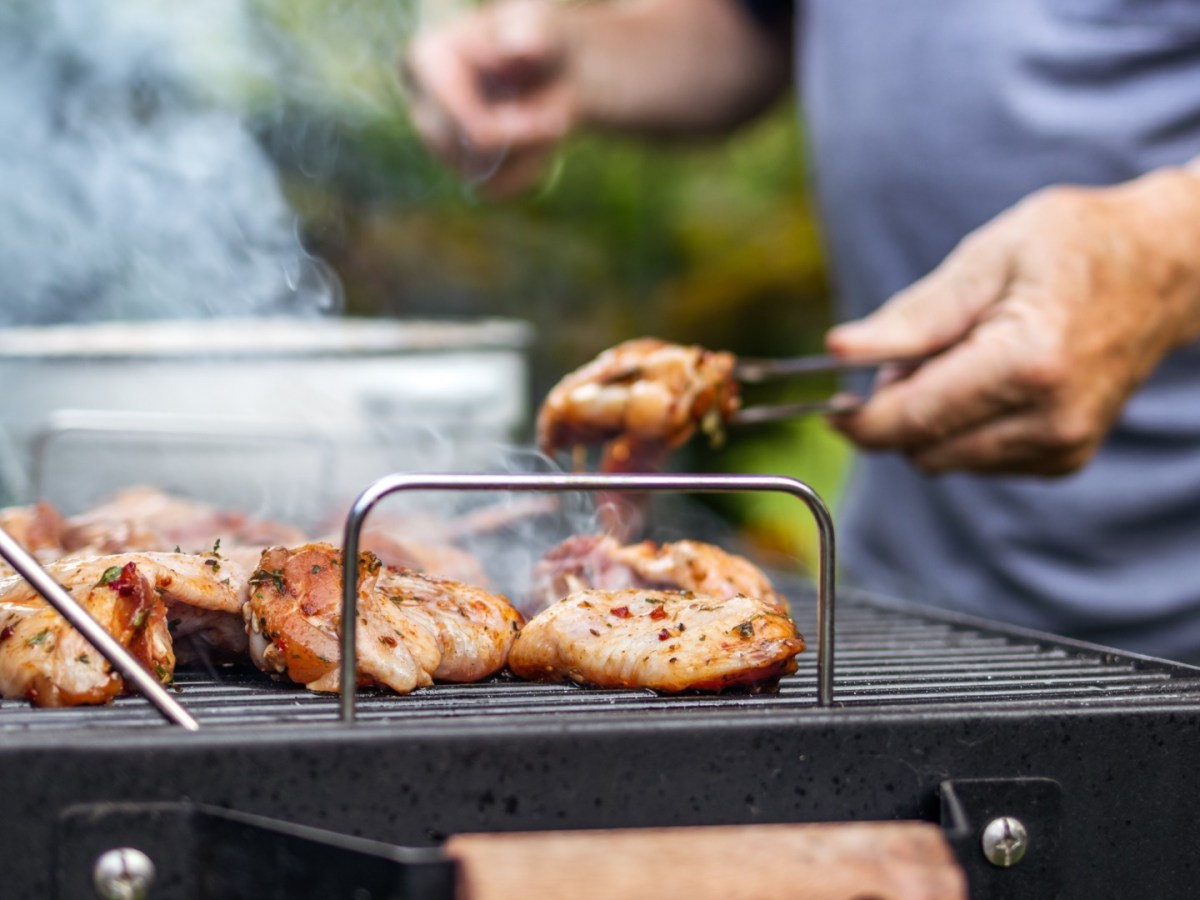 So klebt das Fleisch nicht mehr am Grillrost fest