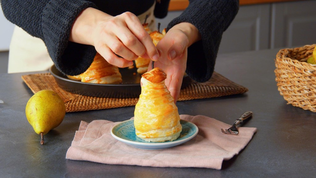 Unser neuer Dessert-Liebling: gefüllte Birne im Blätterteig-Mantel